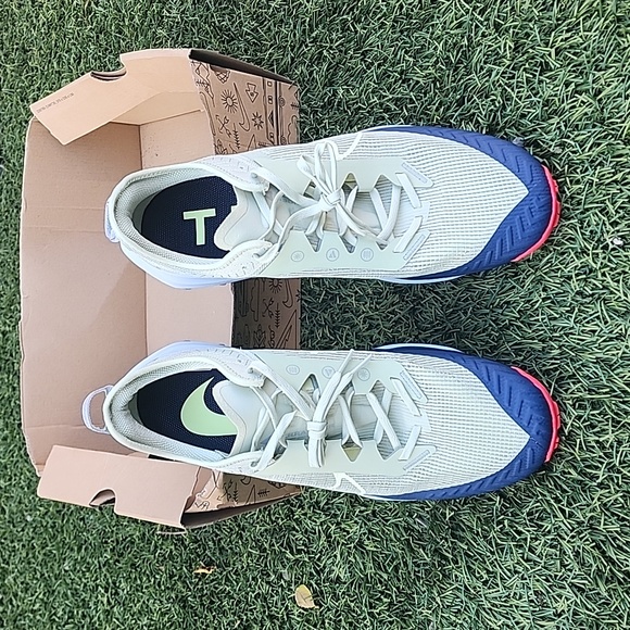 NIKE TERRA KIGER 8 MENS TRAIL RUNNING SNEAKERS SZ 13 NEW - Picture 2 of 5